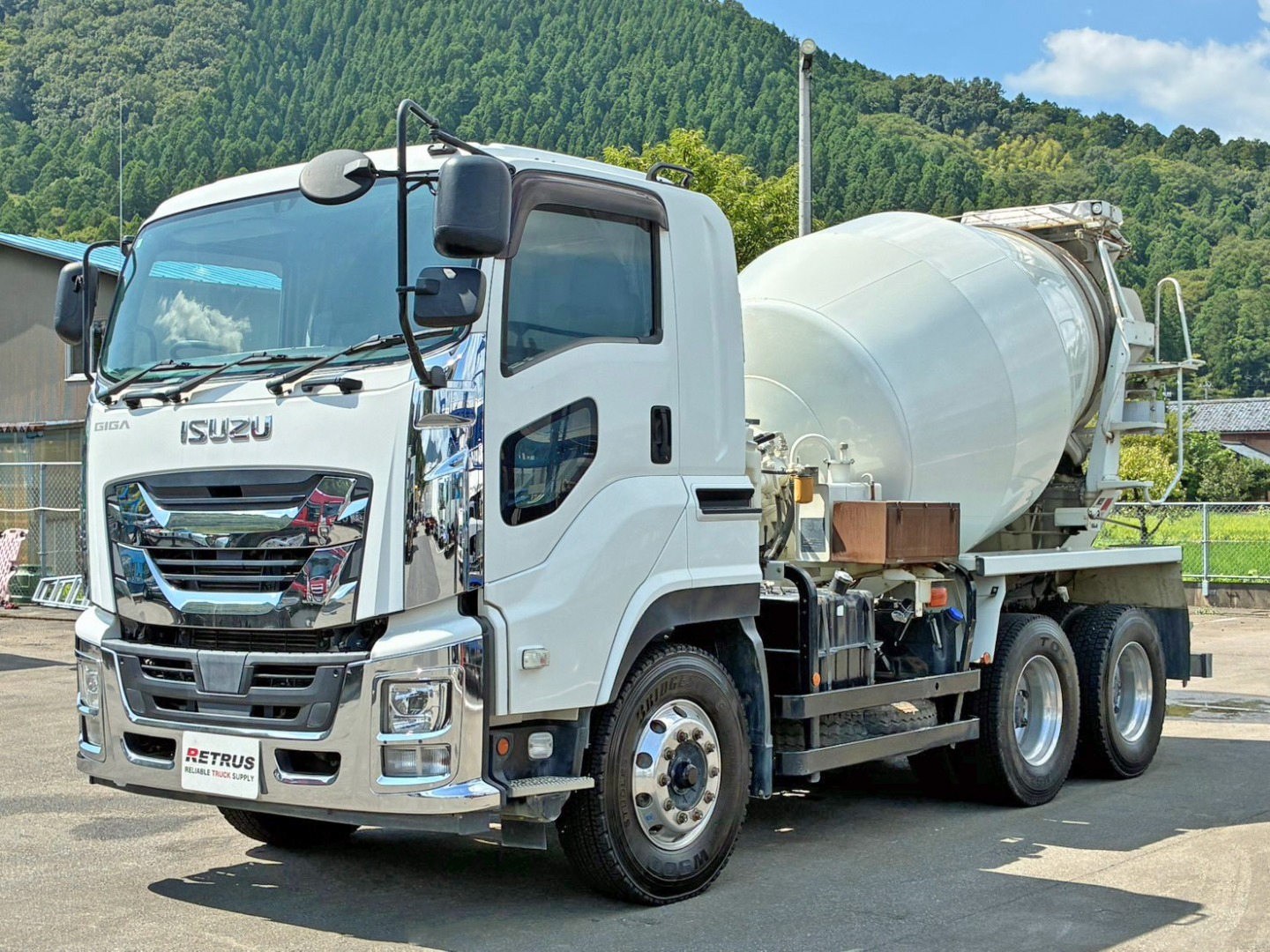 フロント周り、メッキパーツで飾っています。|いすゞ ギガ 2KG-CXZ60CTの写真1