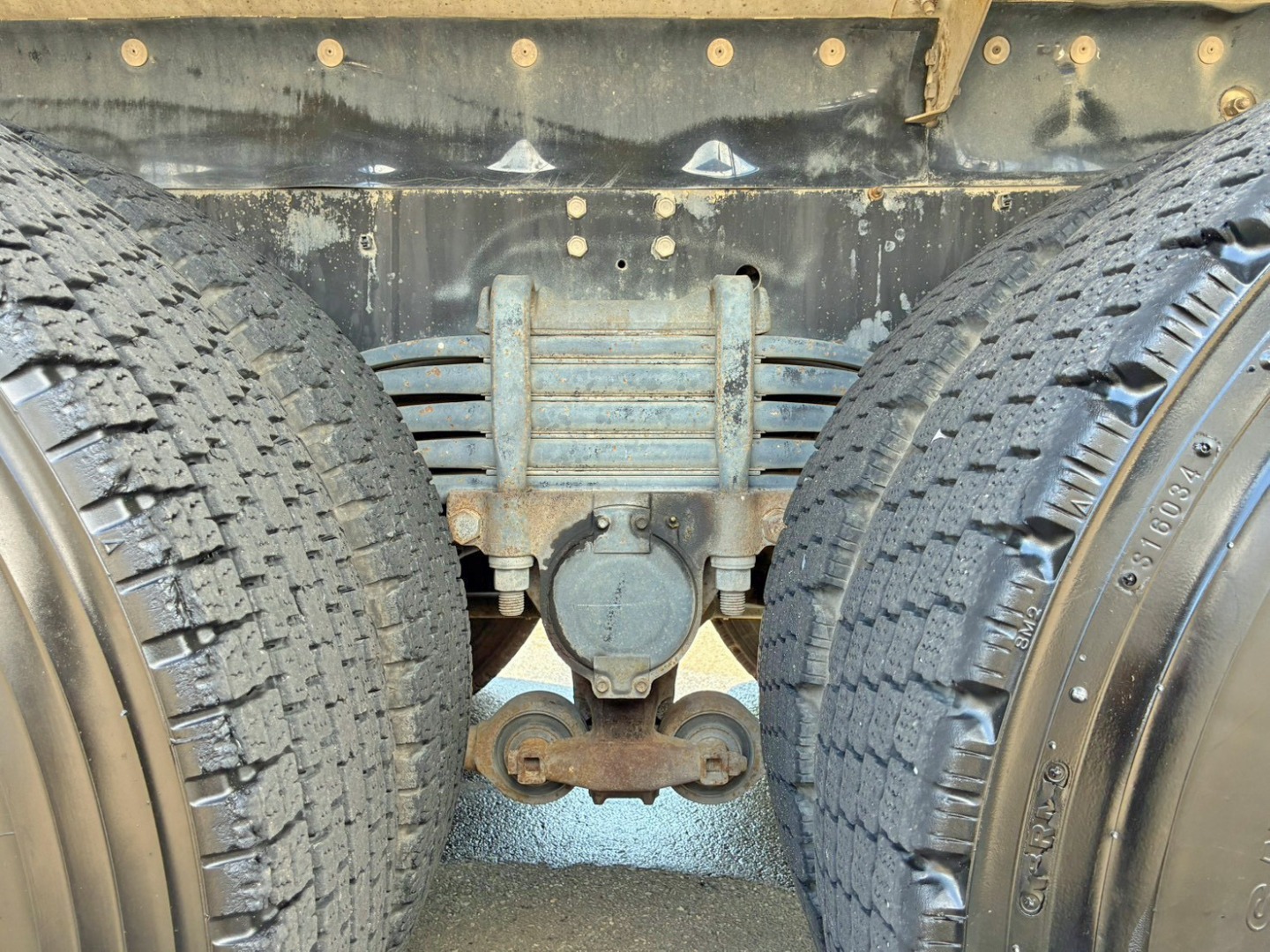 リーフサスです。|いすゞ ギガ 2KG-CXZ60CTの写真5