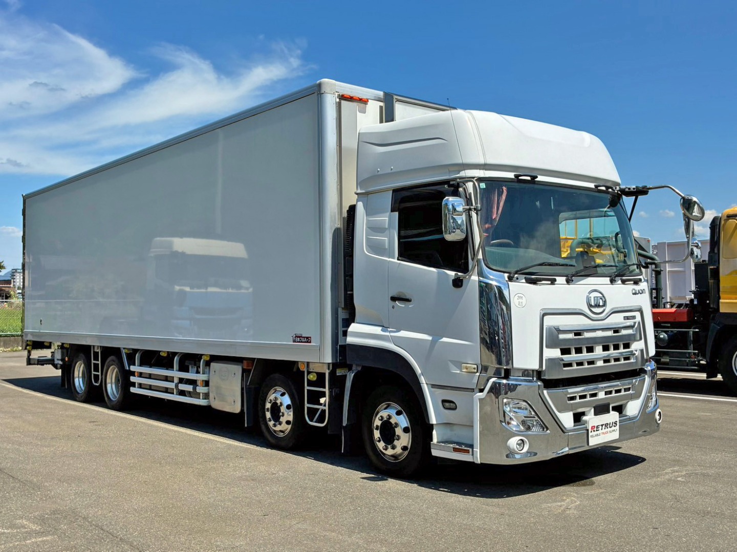 ホイールはアルミ製です。|UDトラックス クオン 2PG-CG5CAの写真2