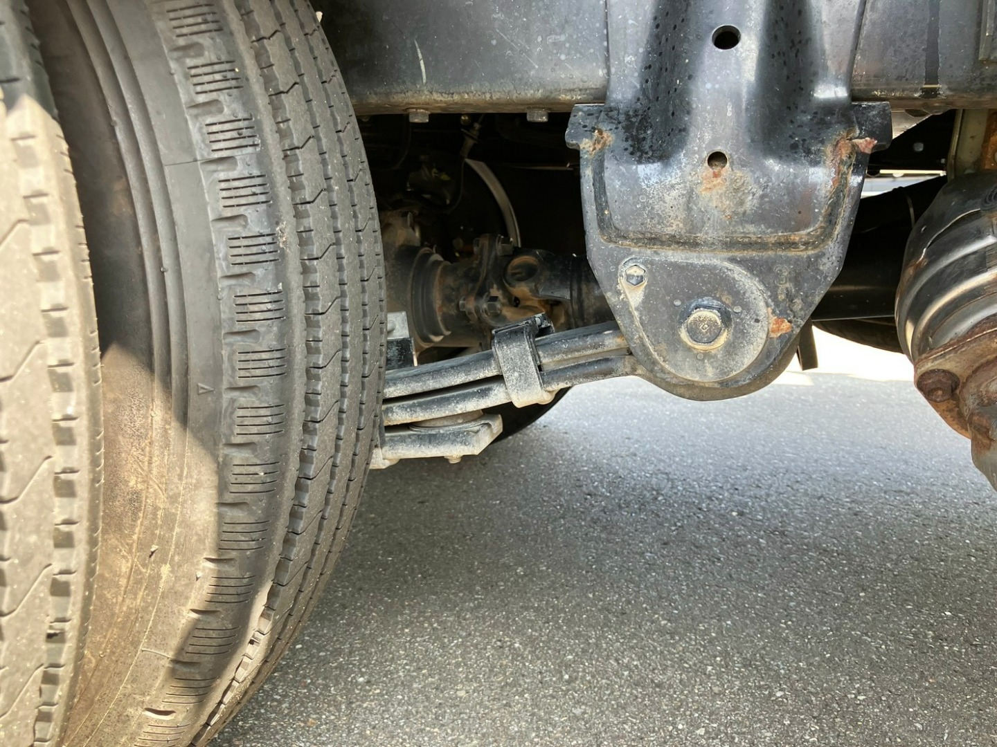 リーフサスです。|日野 デュトロ 2KG-XZU600T(2WD)の写真7