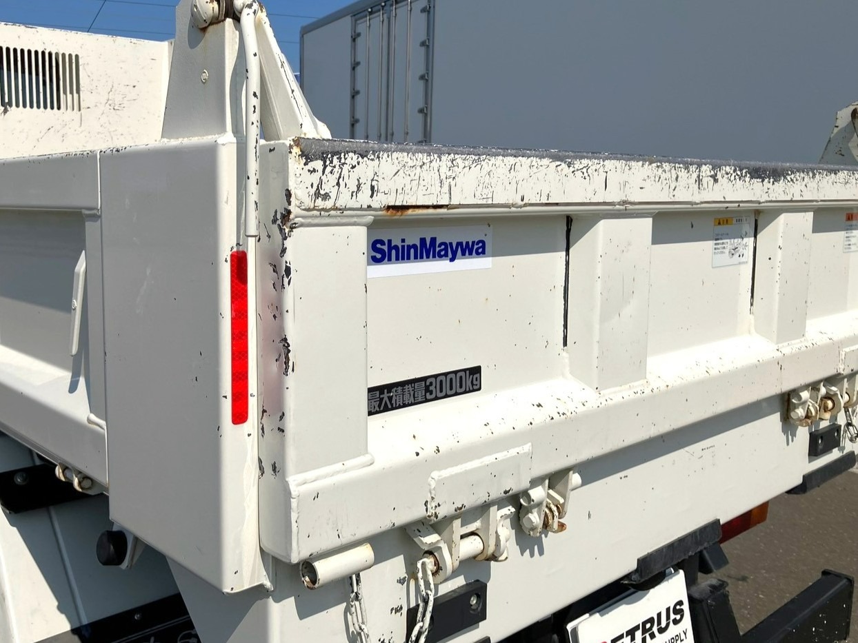 リヤゲートにヘコミがあります。|日野 デュトロ 2KG-XZU600T(2WD)の写真31