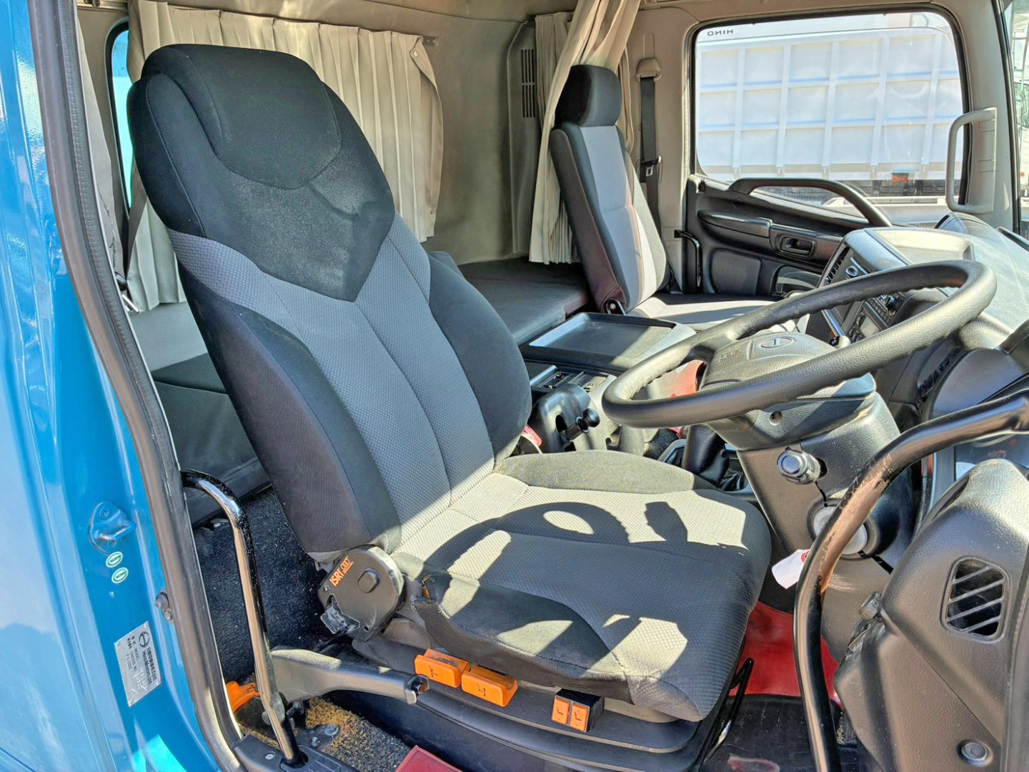 運転席のリクライニング 及び レバー作動不良です。|日野 プロフィア QKG-FR1APBAの写真8