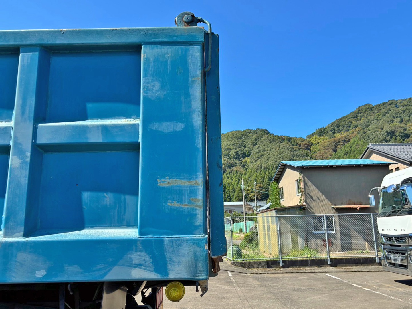 リヤゲート助手席側に少々スキマが空いています。|日野 プロフィア QKG-FR1APBAの写真29