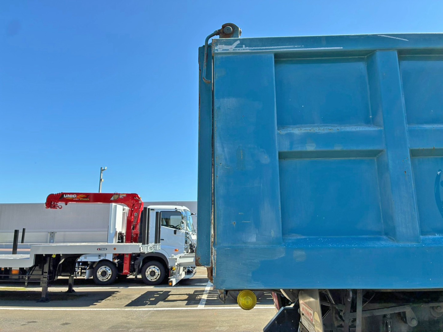 リヤゲート運転席側に少々スキマが空いています。|日野 プロフィア QKG-FR1APBAの写真30