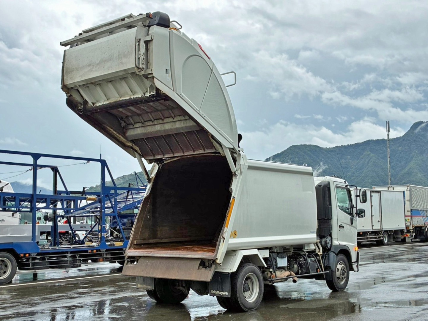 日野 レンジャー 2KG-FC2ABA(2WD)の写真4