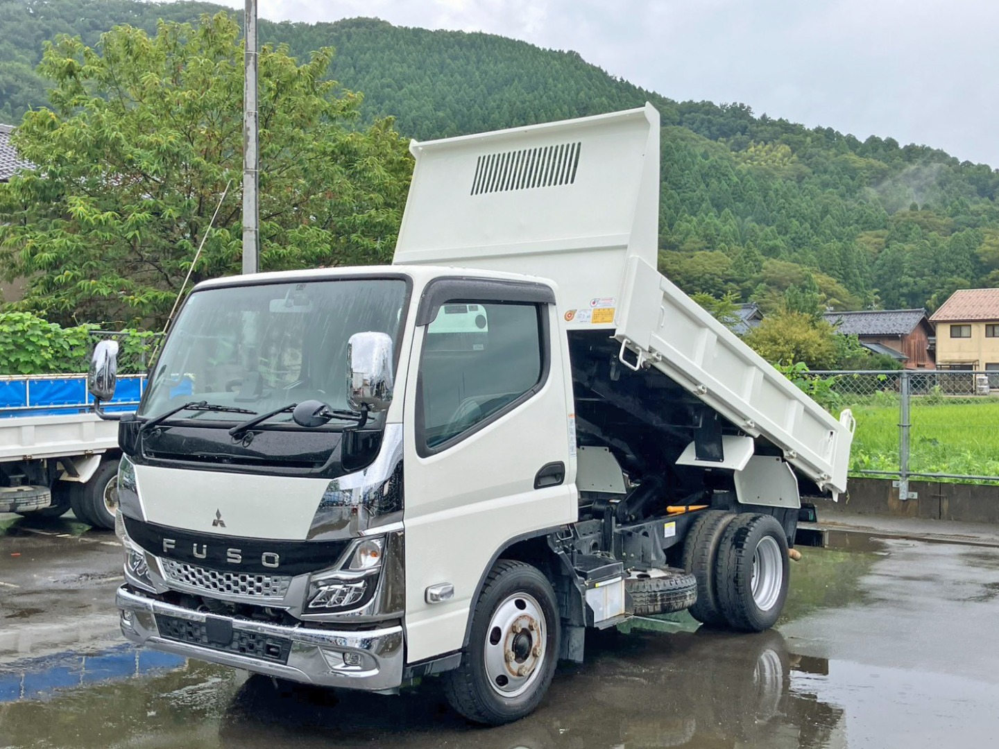 三菱 キャンター 2RG-FBA60(2WD)の写真1