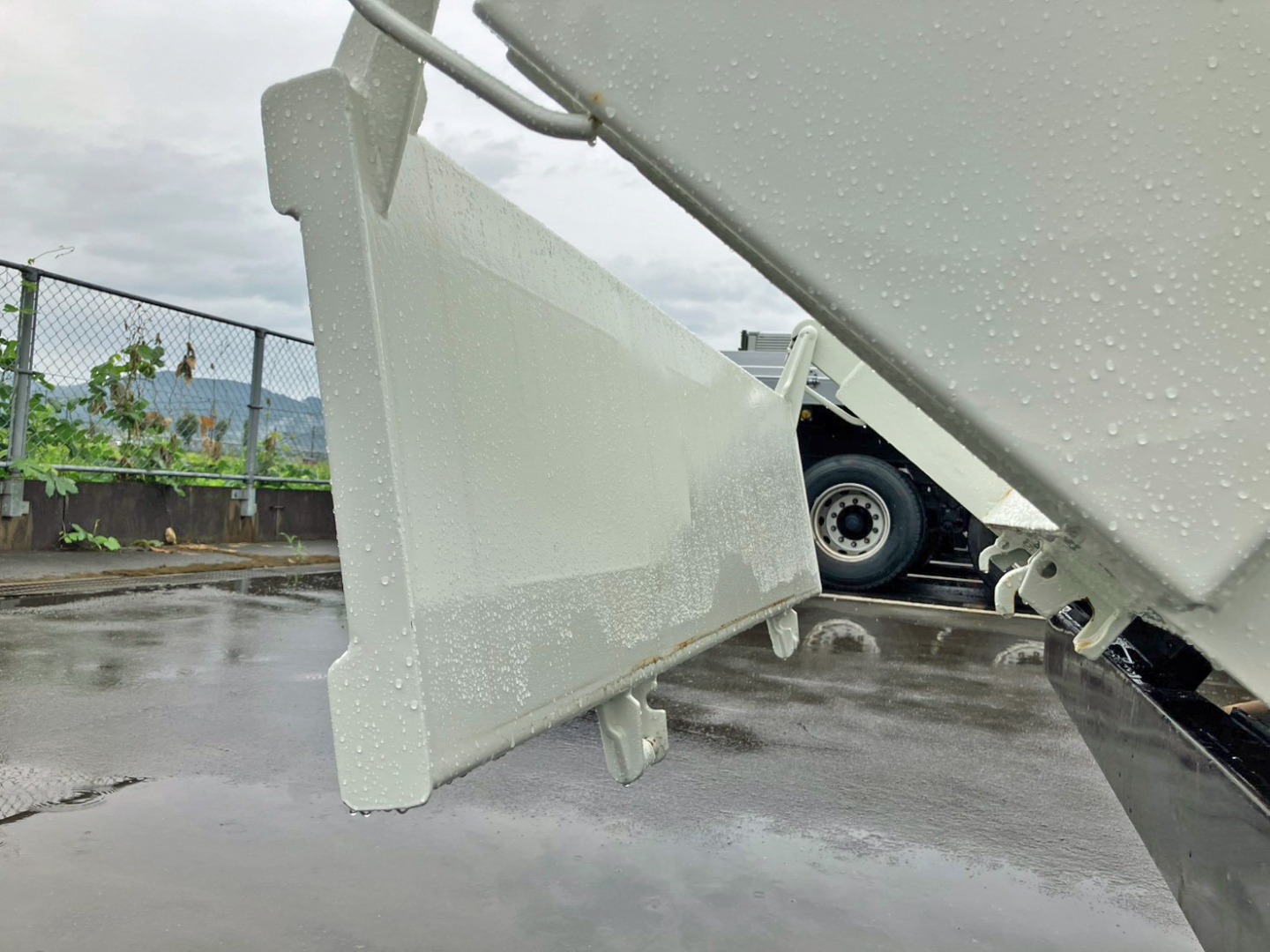 三菱 キャンター 2RG-FBA60(2WD)の写真12