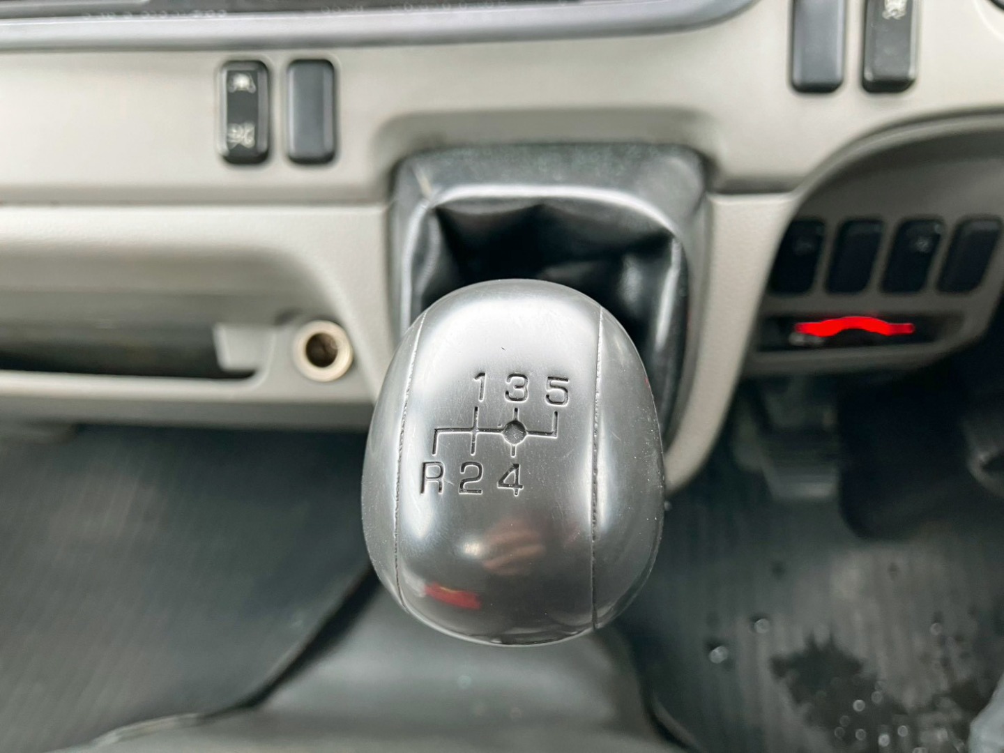 三菱 キャンター 2RG-FBA60(2WD)の写真22