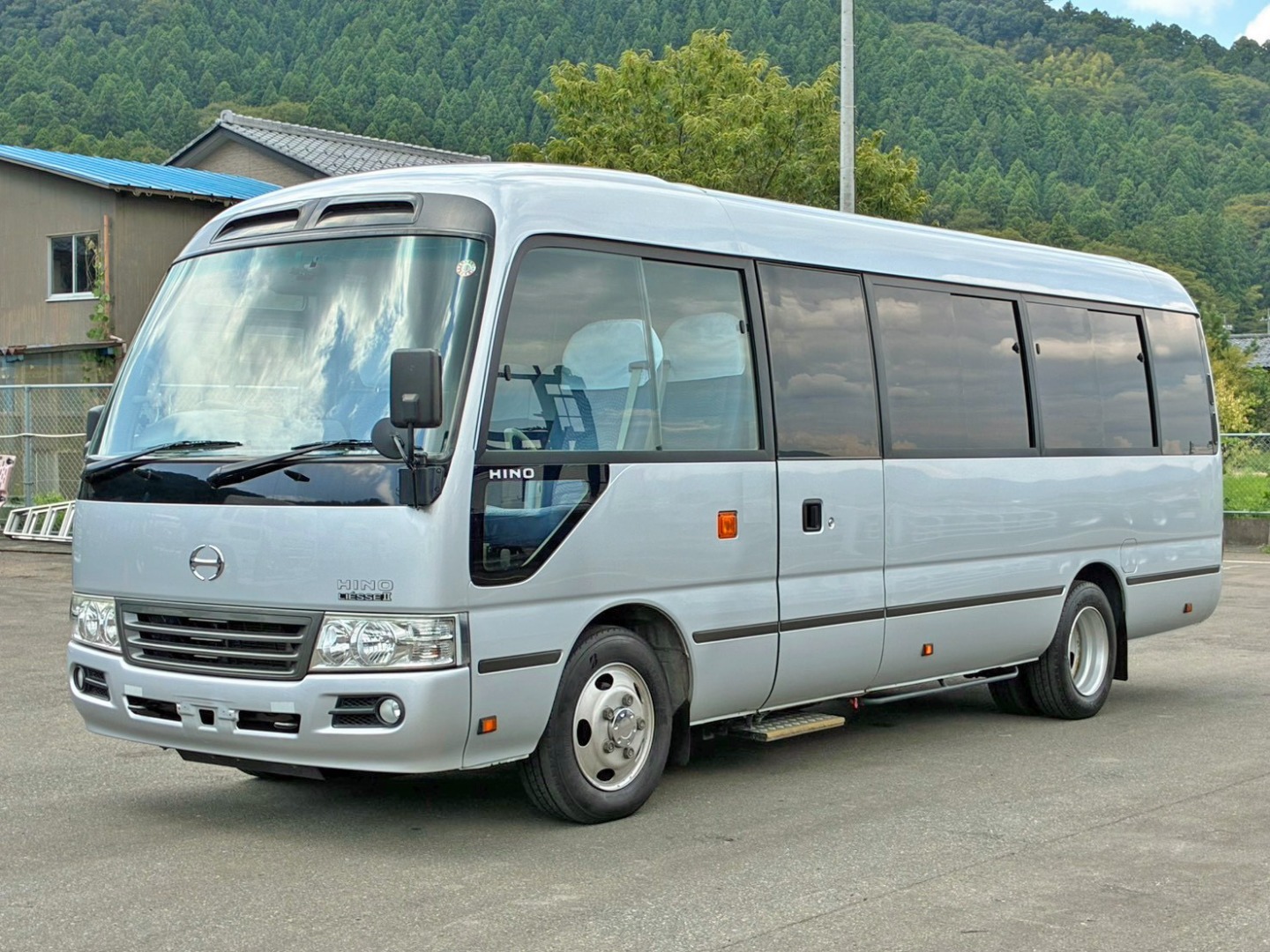 日野  SKG-XZB50Mの写真1