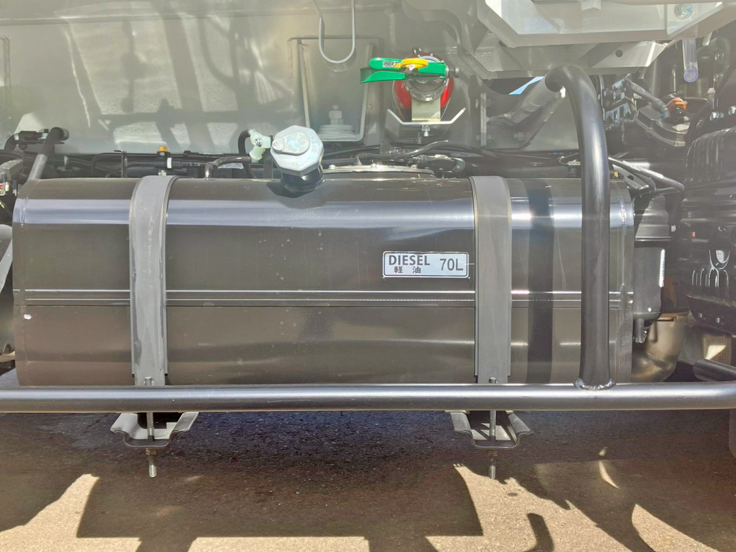 燃料タンクは70Lです。|三菱 キャンター 2RG-FEAV0(2WD)の写真23