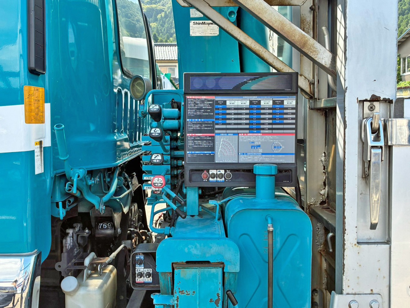 クレーンの操作レバーです。|いすゞ フォワード LDG-FTR34T2の写真50