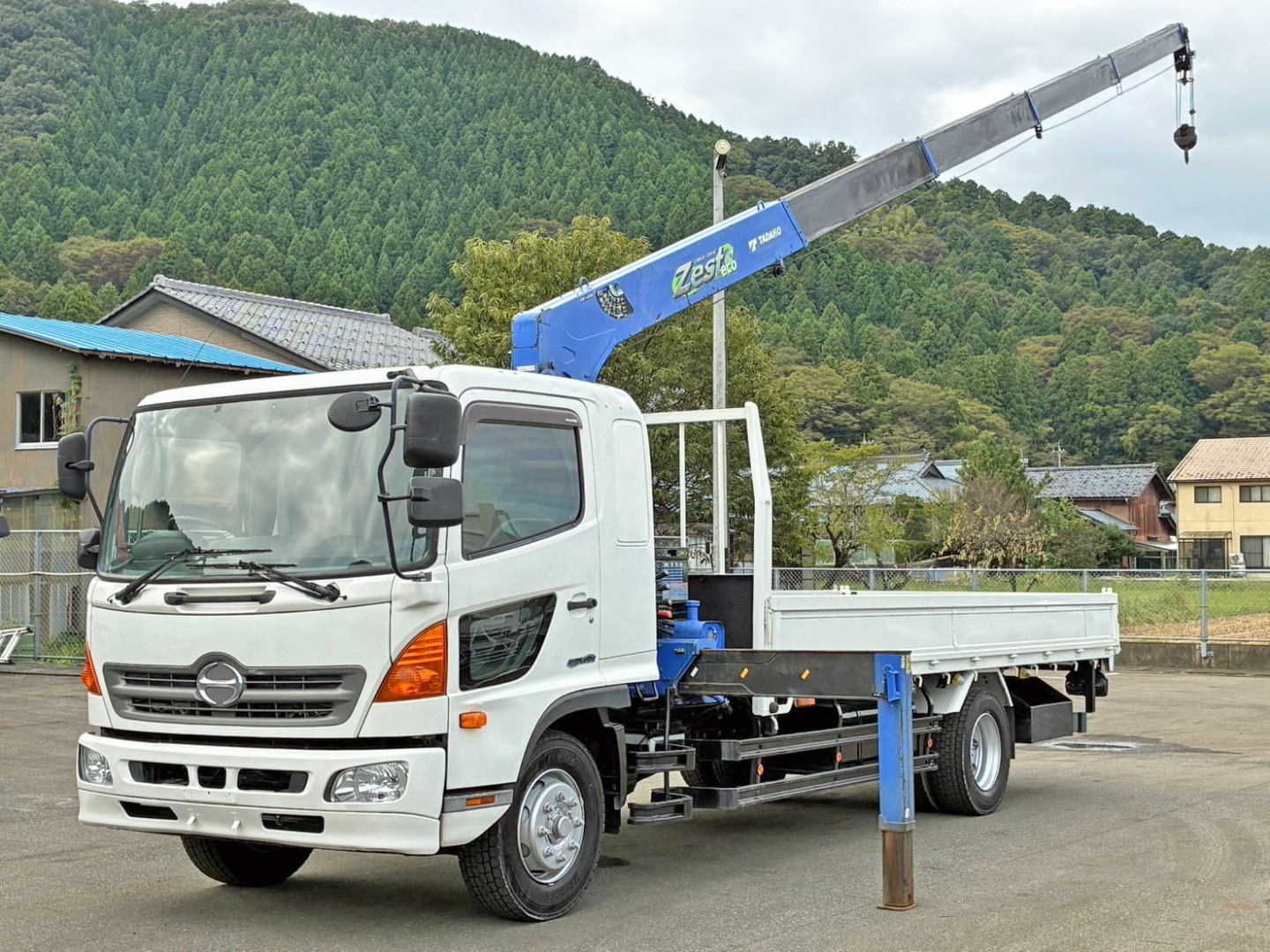 クレーンは5段です。|日野 レンジャー QKG-FE7JLAAの写真1