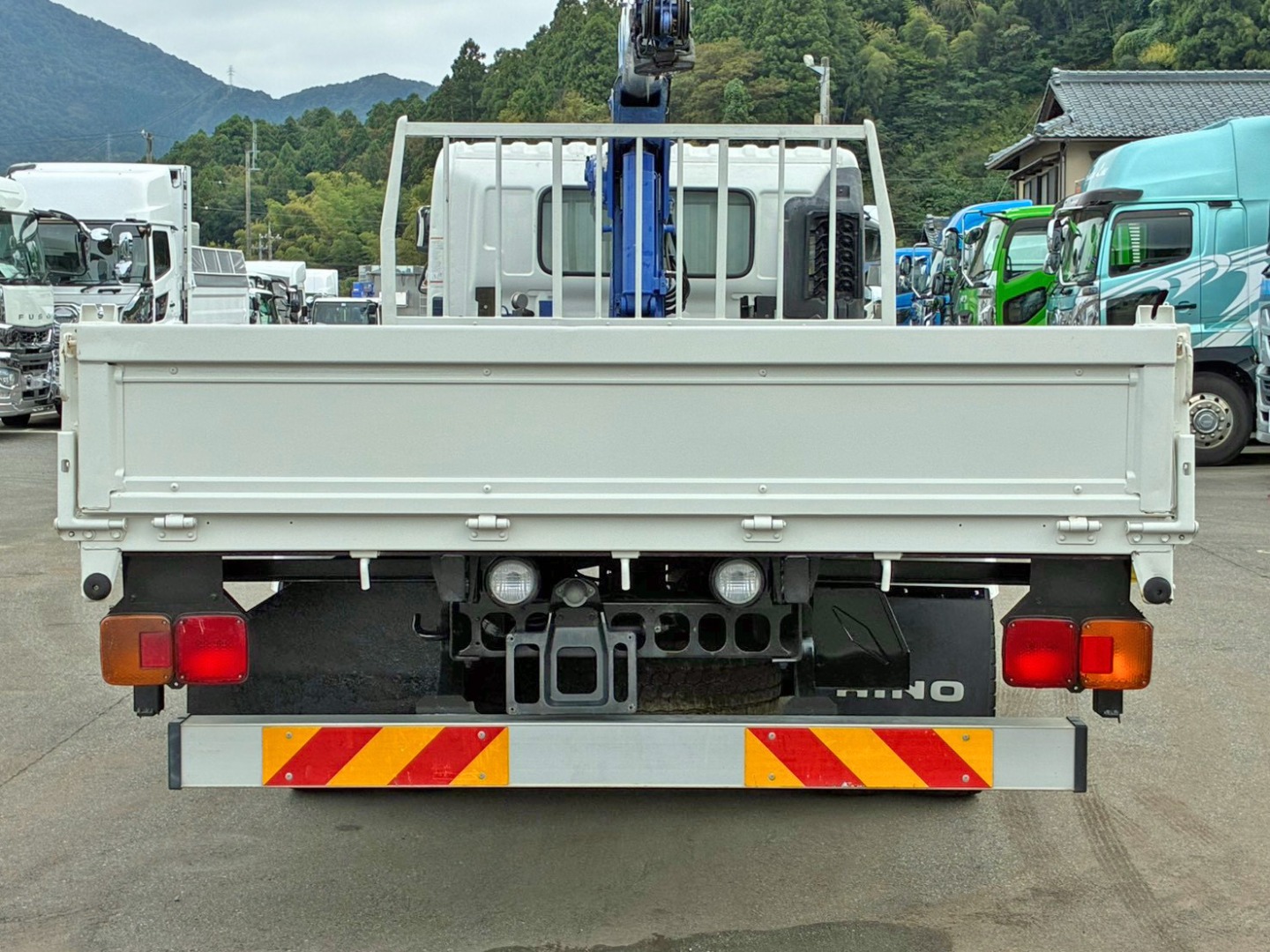 リヤ周りの状態です。|日野 レンジャー QKG-FE7JLAAの写真9