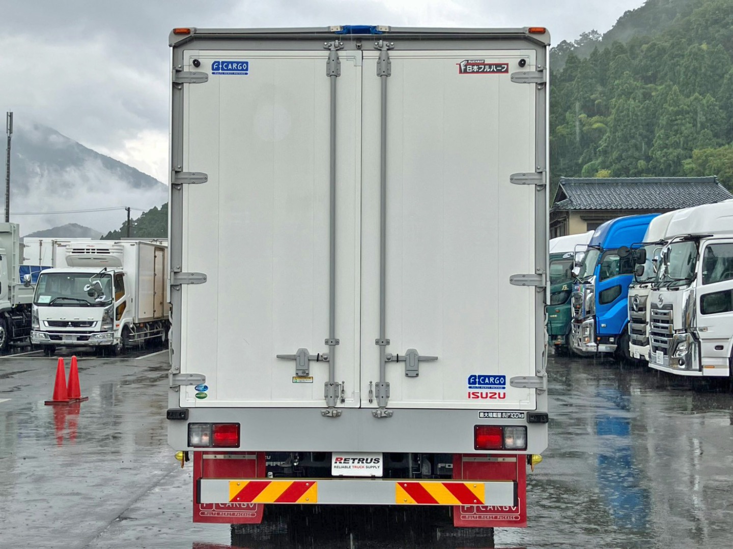 リヤ周りの状態です。|いすゞ フォワード 2RG-FRR90T2(2WD)の写真9