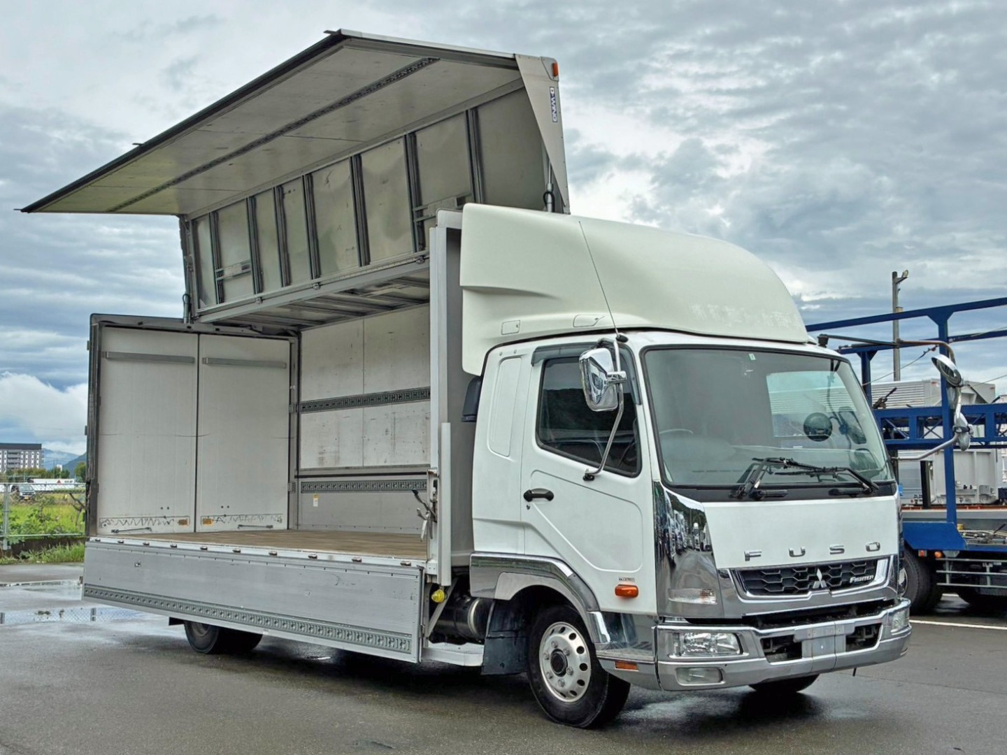 三菱 ファイター 2KG-FK61F(2WD)の写真2