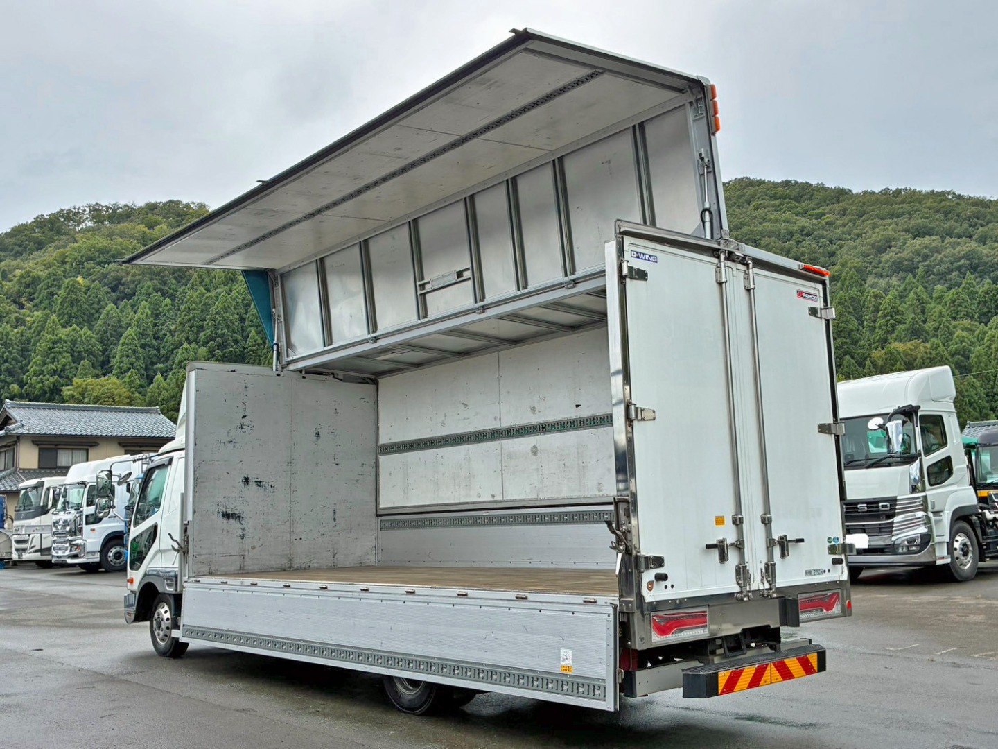 三菱 ファイター 2KG-FK61F(2WD)の写真3