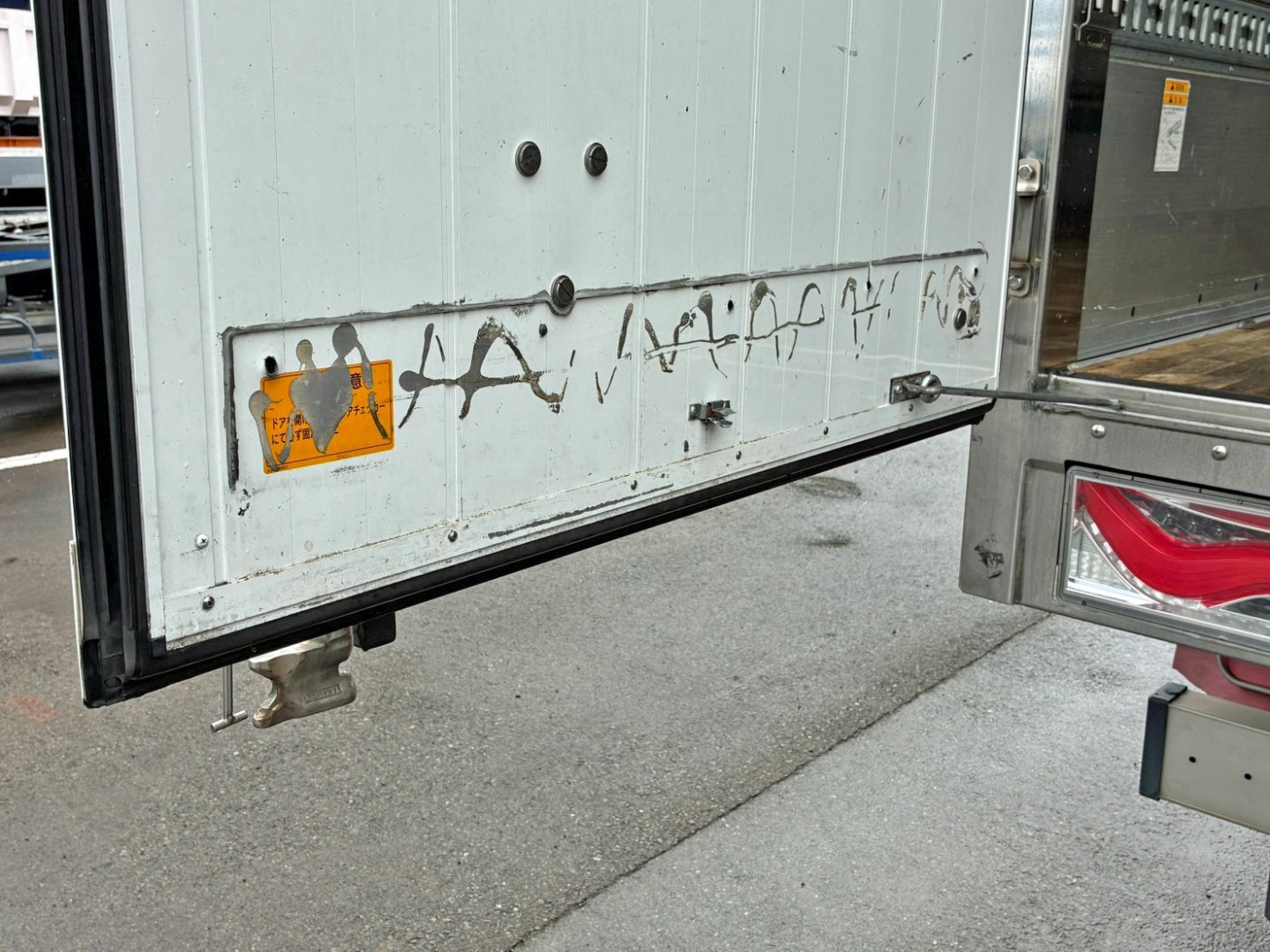 三菱 ファイター 2KG-FK61F(2WD)の写真13