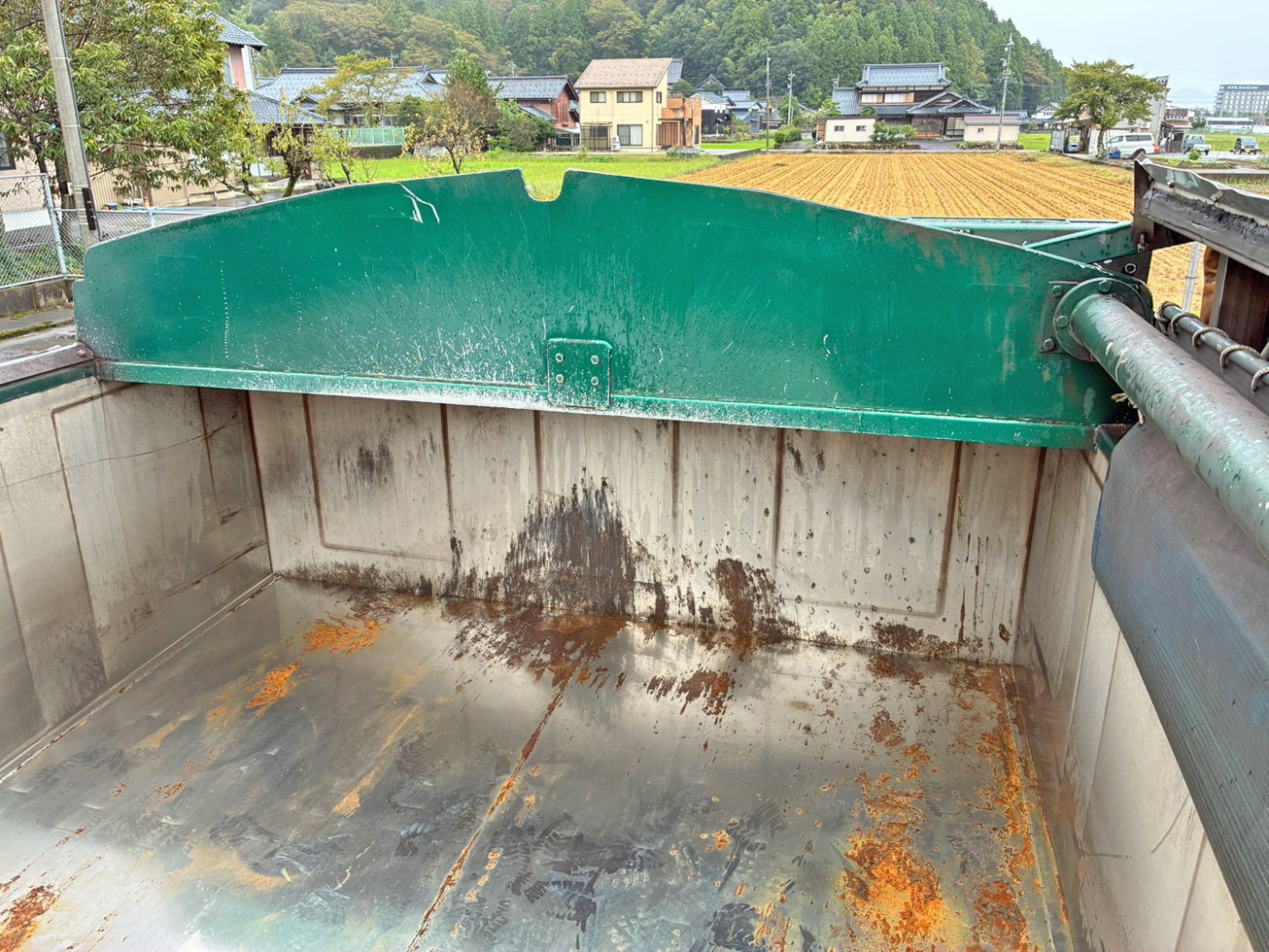 リヤゲートもステンレス製です。|UDトラックス クオン QPG-CD5ZLの写真14