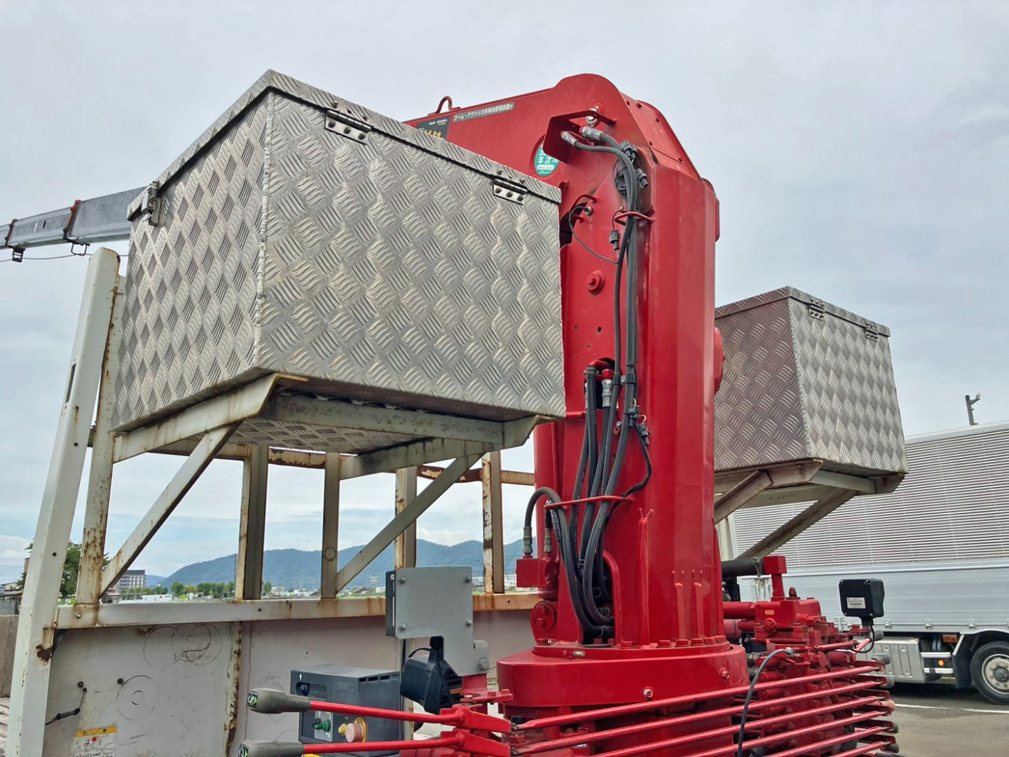 工具箱は両側にあります。|いすゞ フォワード LPG-FTR90S2の写真31
