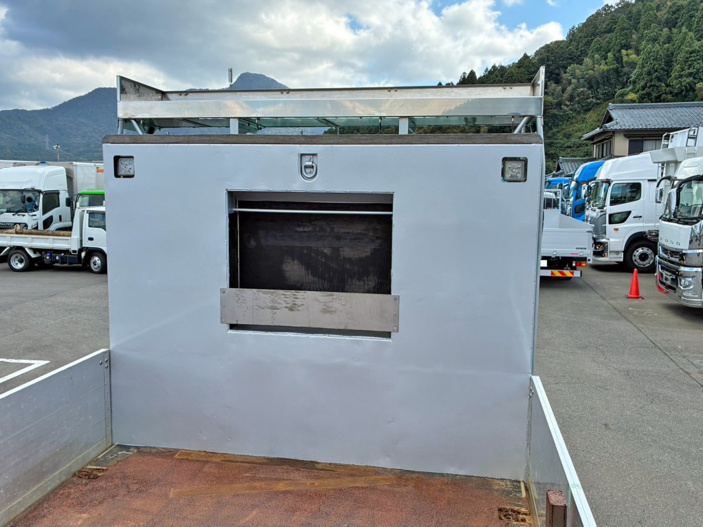 いすゞ ギガ 2PG-CYL77Cの写真11