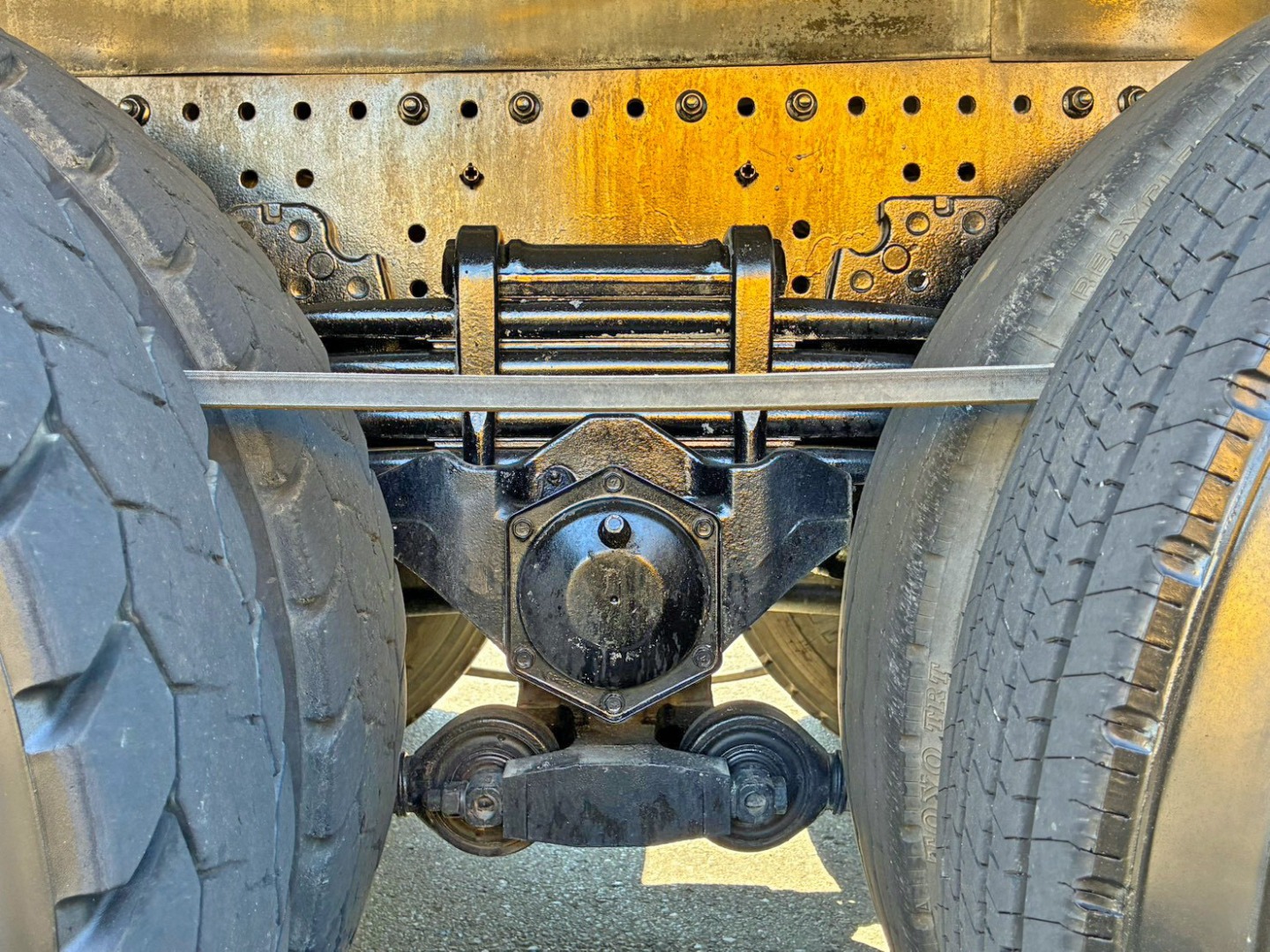 リーフサスです。|日野 プロフィア 2DG-FS1AGAの写真5