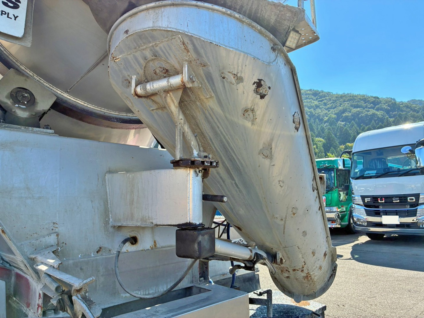 シュート格納時の状態です。|日野 プロフィア 2DG-FS1AGAの写真17