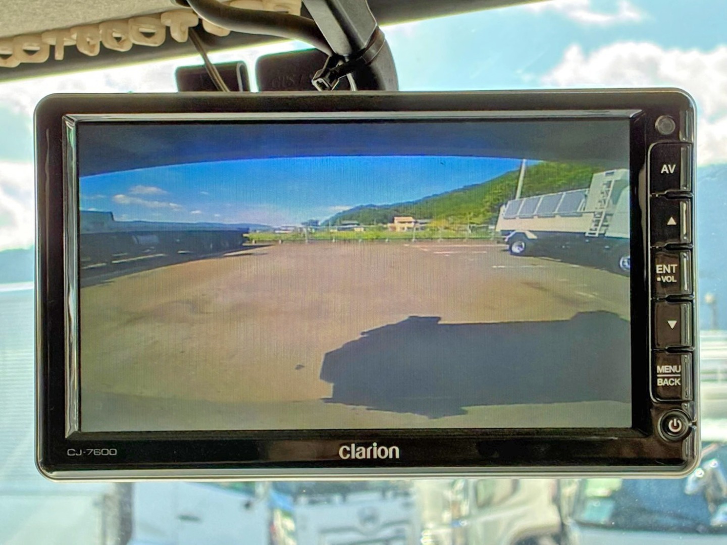 液晶バックモニター付きです。|UDトラックス クオン 2PG-CW5ALの写真49