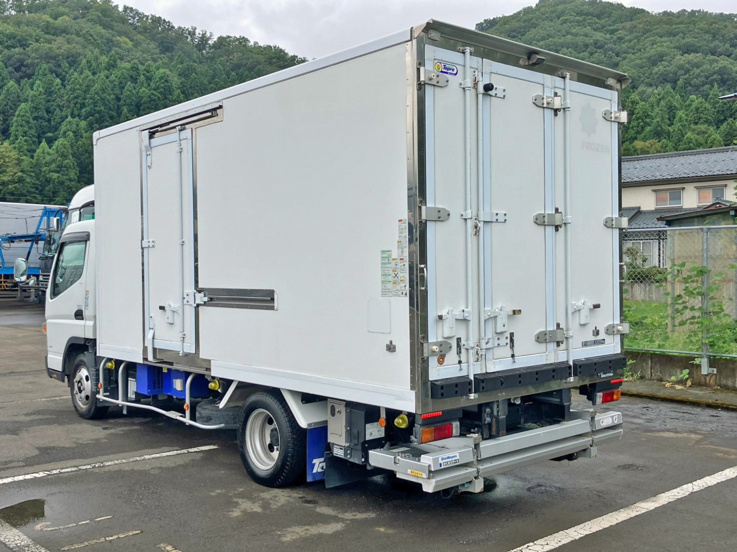 三菱 キャンター TPG-FEB50(2WD)の写真3