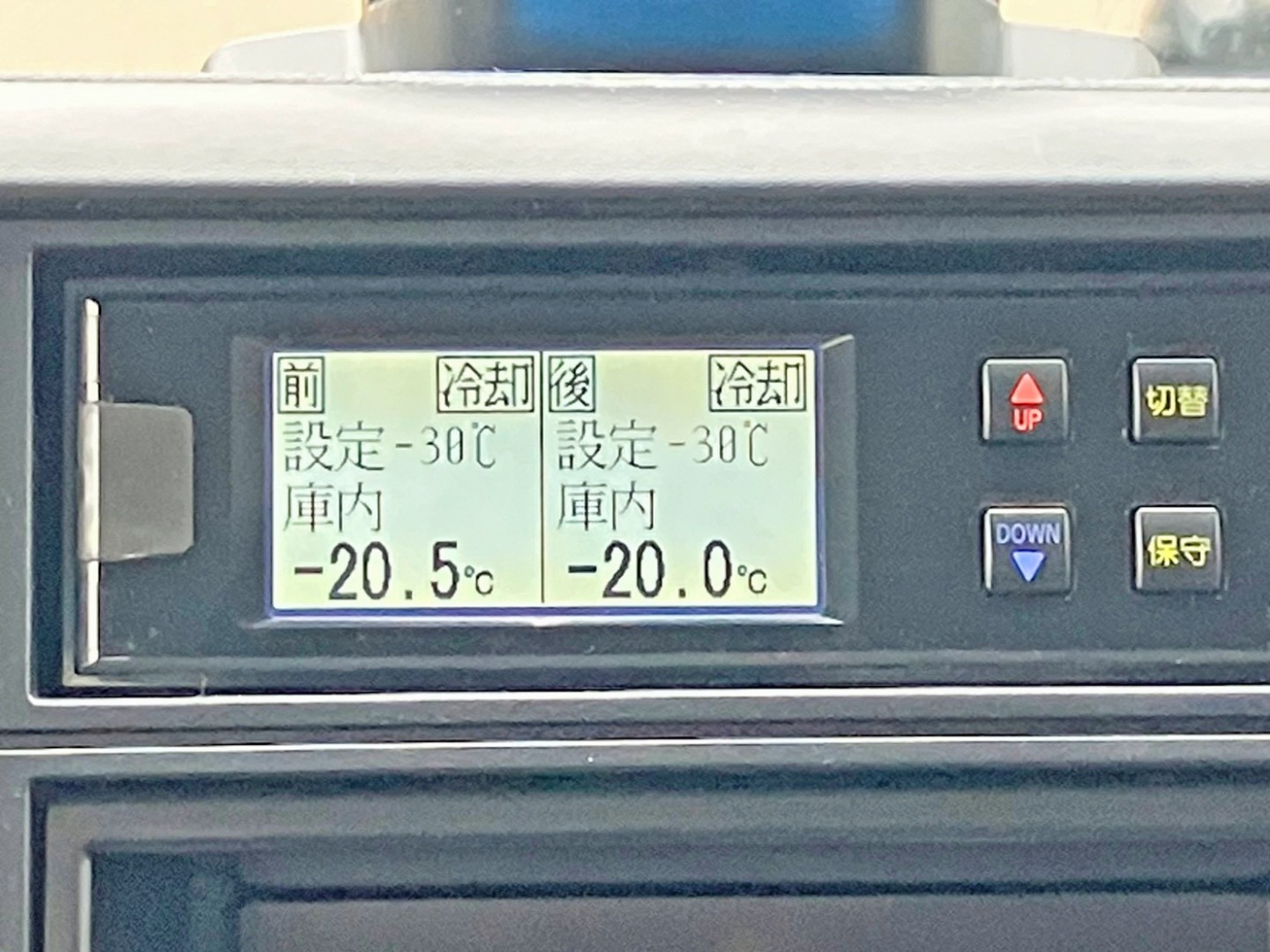 冷凍機は、-30℃設定(低温仕様)6℃スタート 2Hで前-20.5℃、後ろ-20℃確認済みです。|三菱 キャンター TPG-FEB50(2WD)の写真28