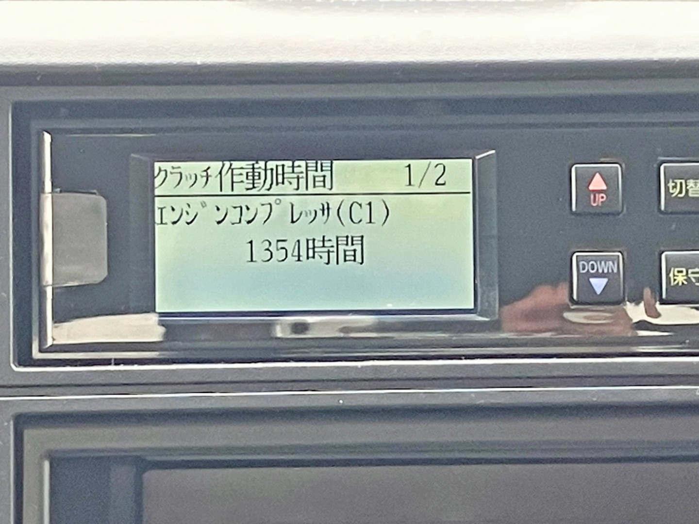 アワメーターです。(エンジンコンプレッサ)|三菱 キャンター TPG-FEB50(2WD)の写真29