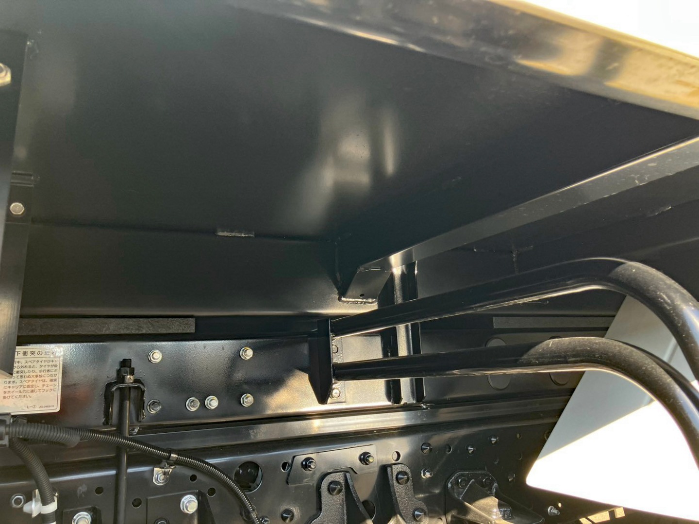 シャーシとネタの状態です。(縦ネタ・横ネタは鉄製です)|三菱 ファイター 2KG-FK72F(2WD)の写真6