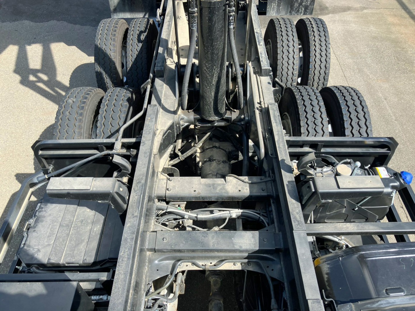 いすゞ ギガ 2RG-CXZ77DTの写真12