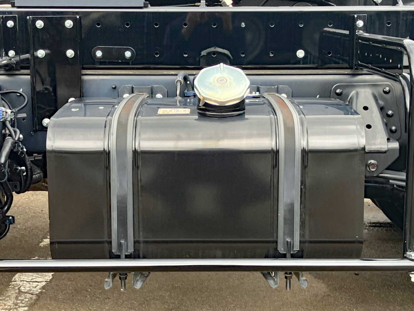 燃料タンクは100Lです。|日野 レンジャー 2PG-FD2ABA(2WD)の写真15