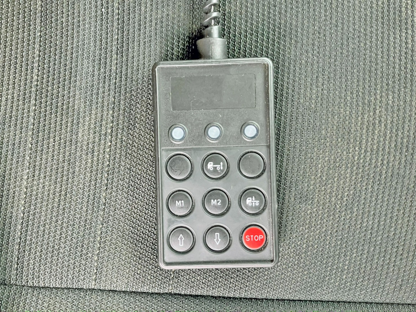 エアサスのコントローラーです。|いすゞ ギガ 2PG-EXD52CDの写真20