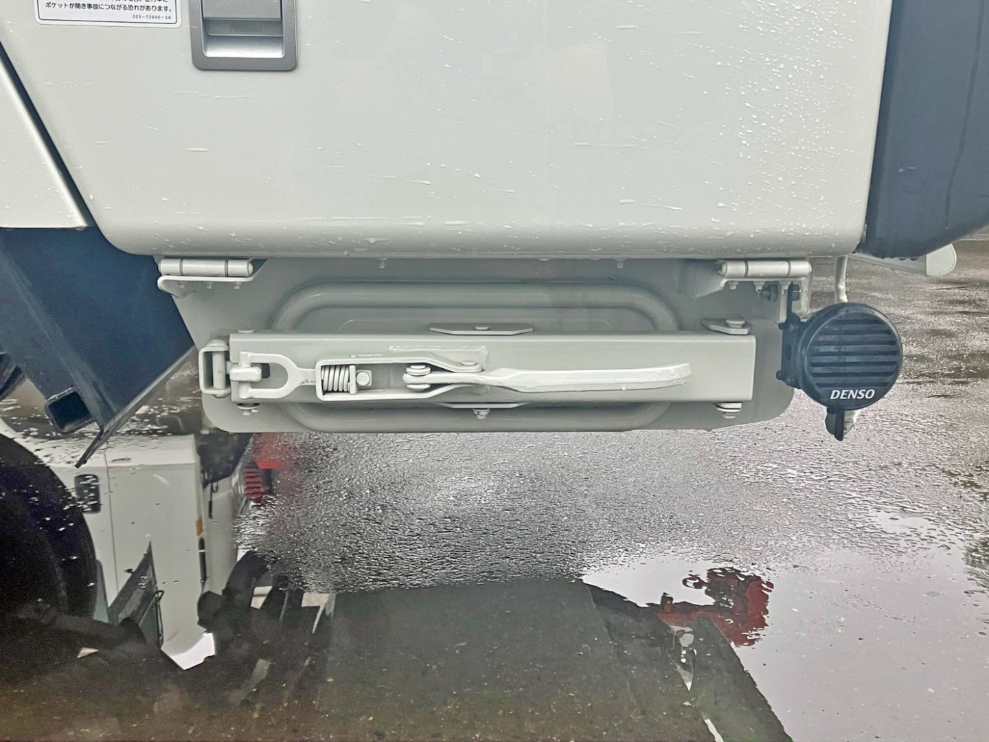 汚水タンクの排水口です。|三菱 キャンター 2RG-FEAV0(2WD)の写真19