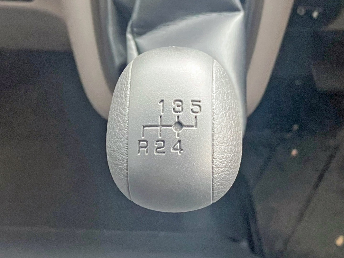 三菱 キャンター 2RG-FEAV0(2WD)の写真26