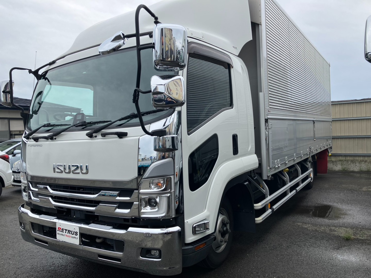 いすゞ フォワード FRR90T2(2WD)の写真1