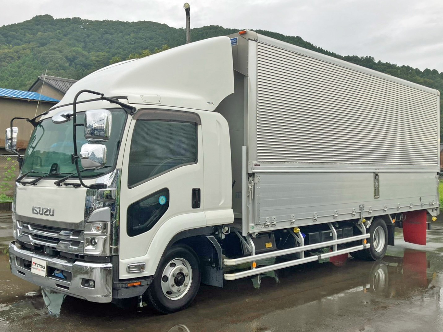 フロント周り、メッキパーツで飾っています。|いすゞ フォワード 2RG-FRR90T2(2WD)の写真1
