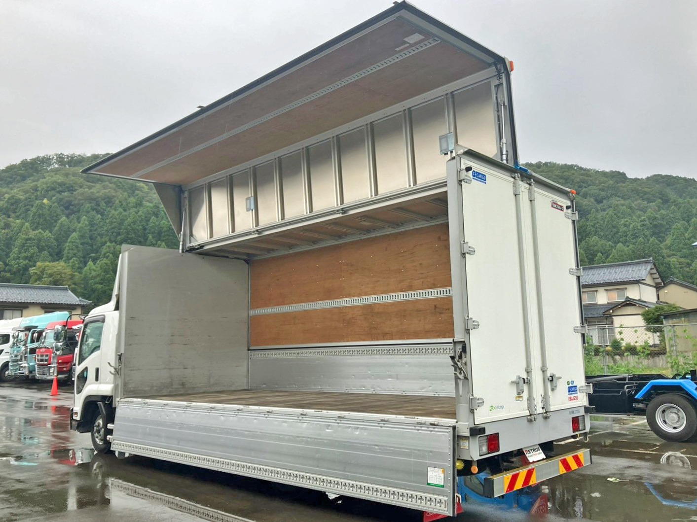 いすゞ フォワード 2RG-FRR90T2(2WD)の写真3