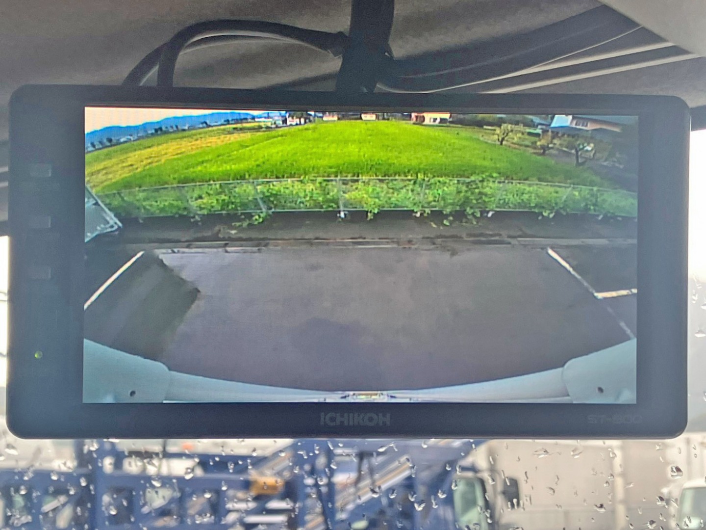 液晶バックモニター付きです。|いすゞ フォワード 2RG-FRR90T2(2WD)の写真22
