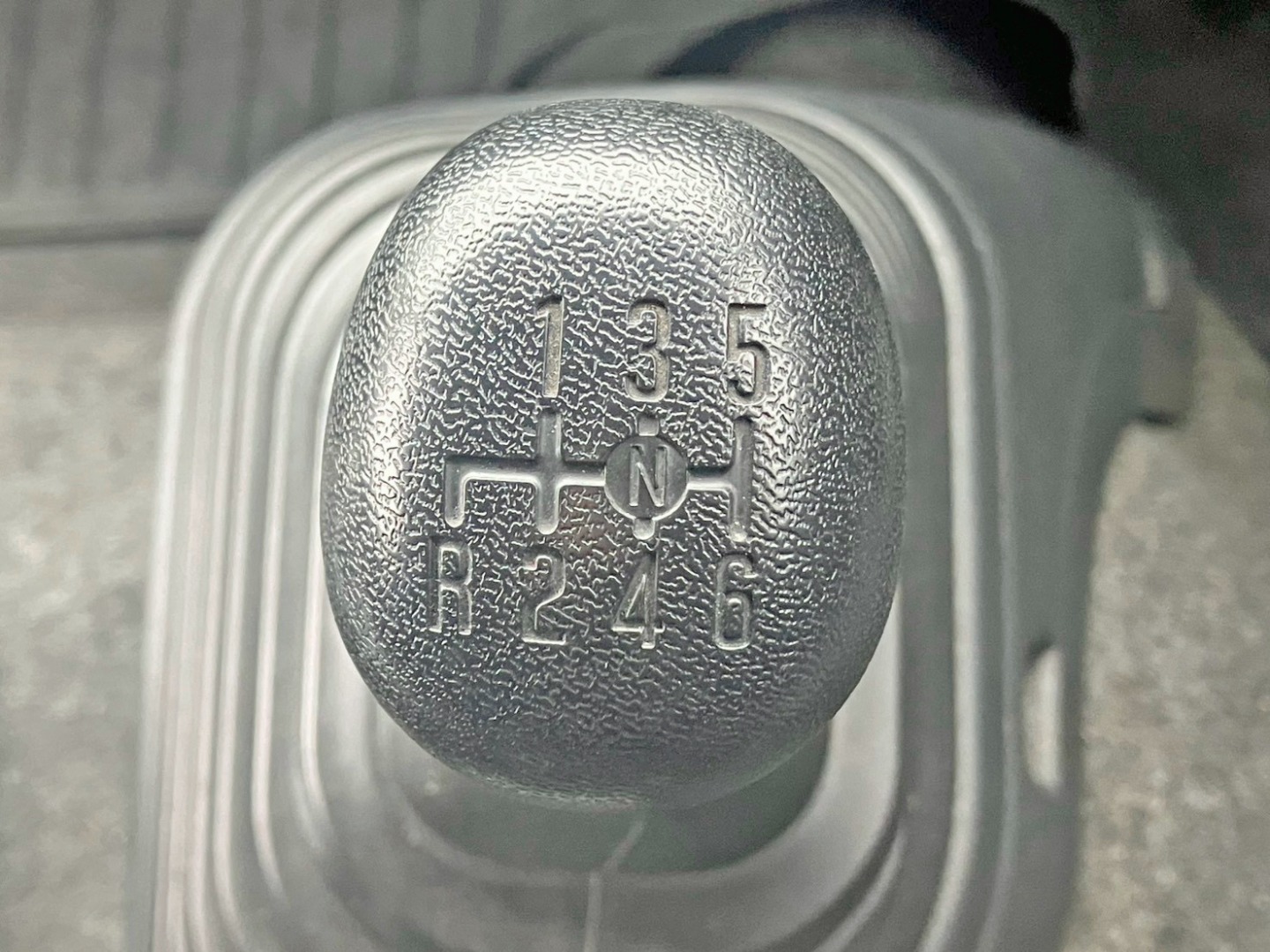いすゞ フォワード 2RG-FRR90T2(2WD)の写真24