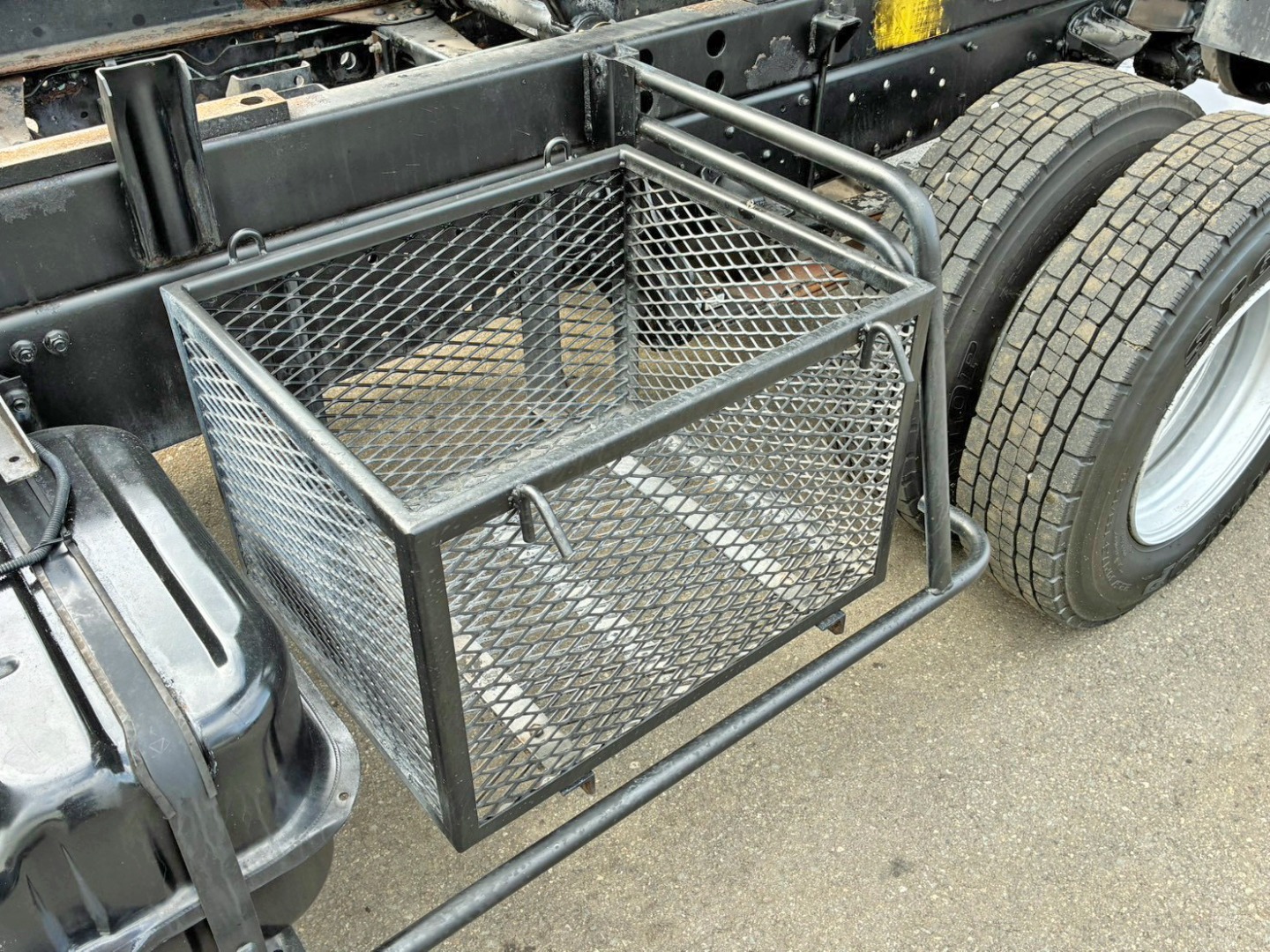 助手席側に物入れが付いています。|三菱 ファイター PA-FK71RC(2WD)の写真21