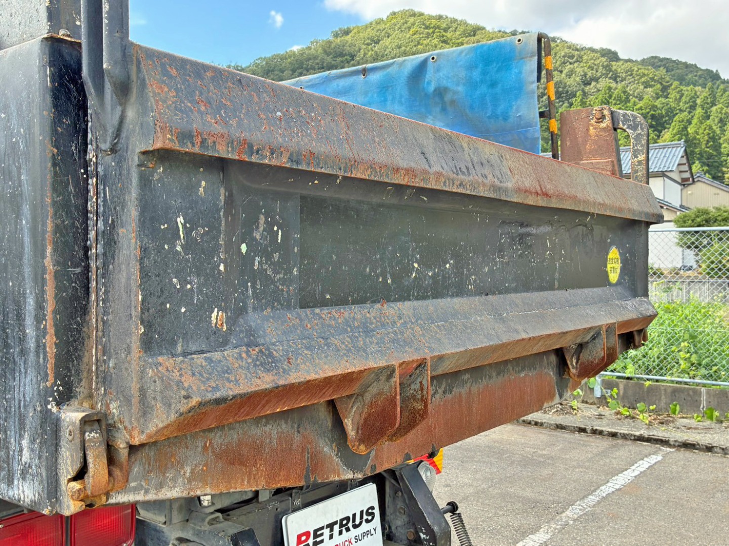 リヤゲート下部はアングル加工されています。|いすゞ ギガ QKG-CXZ77ATの写真26