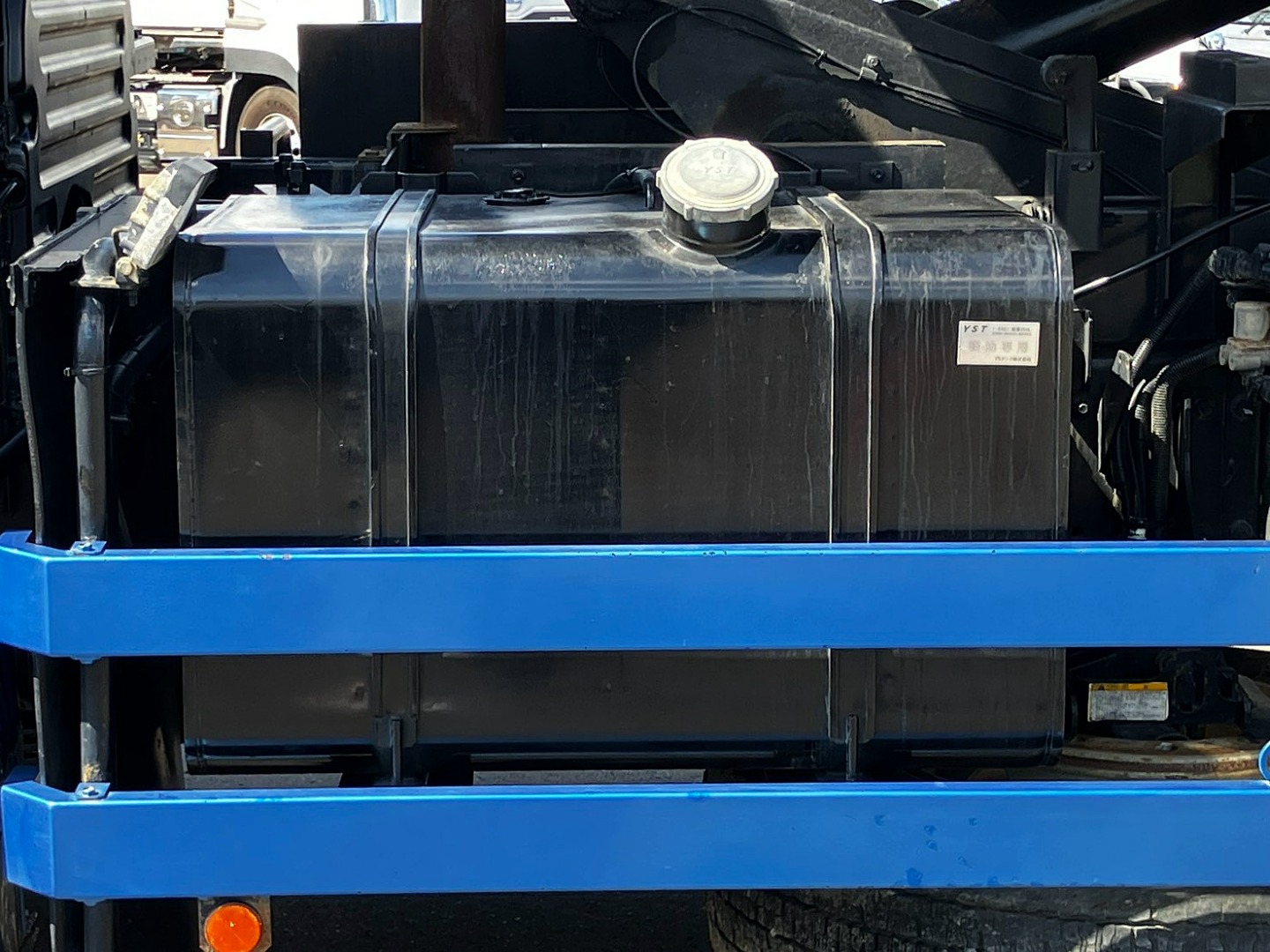 燃料タンクは290Lです。|日野 プロフィア 2DG-FS1AGAの写真19