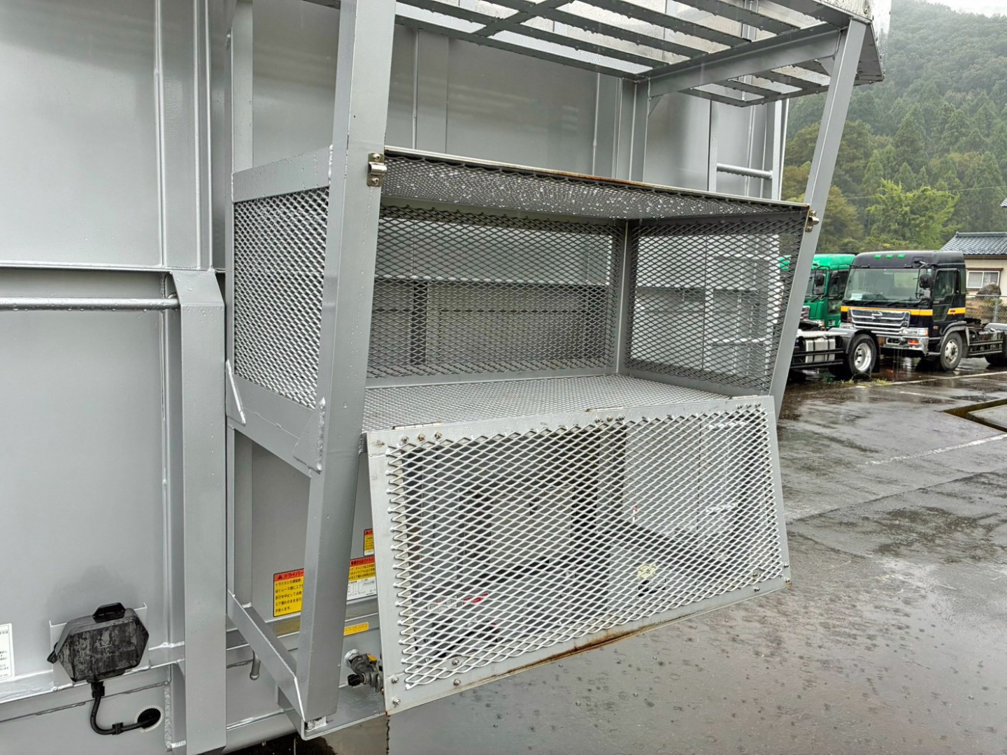 中央物入れの状態です。|トレクス PFB34118改の写真18