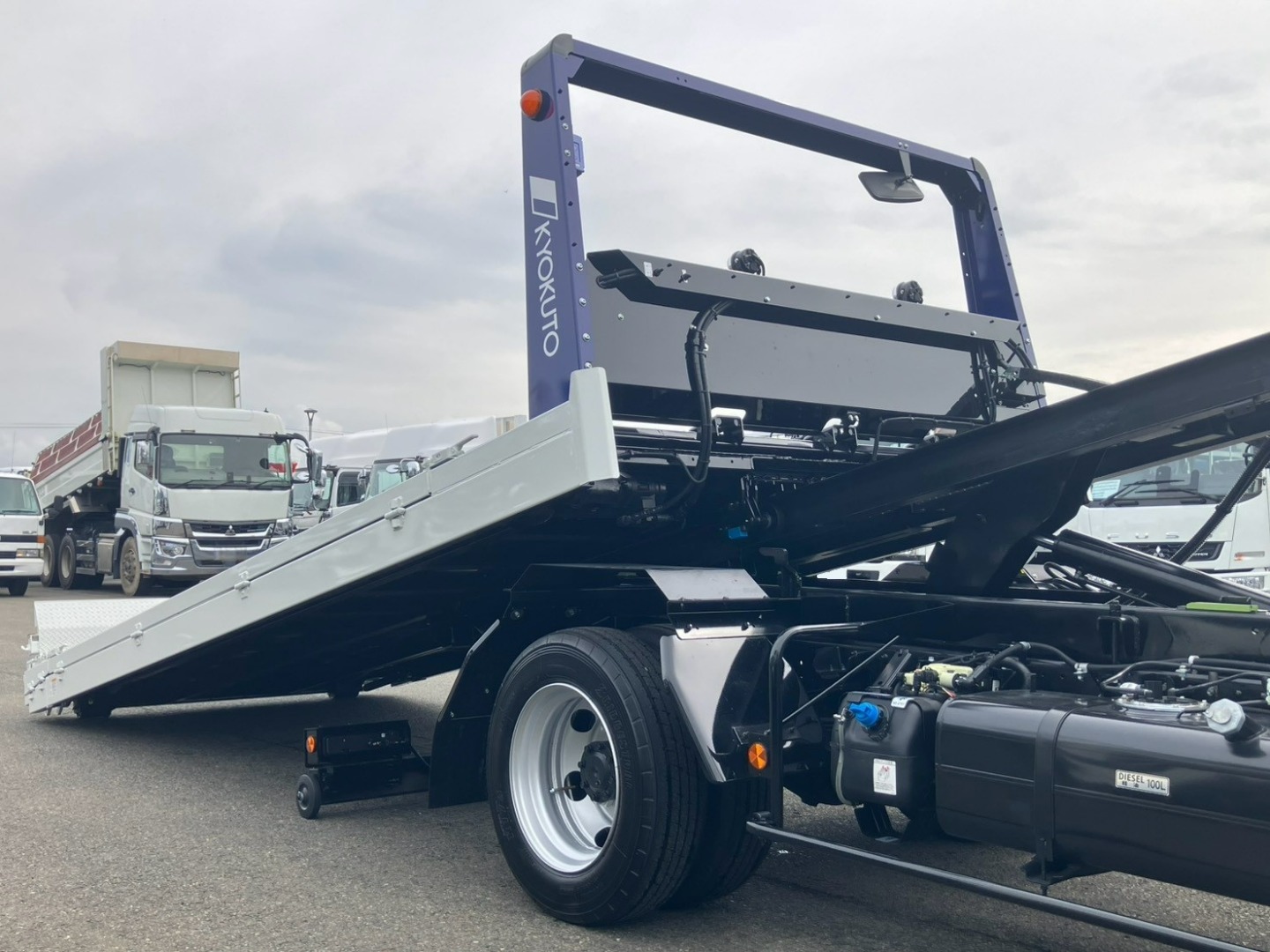 三菱 キャンター 2PG-FEB90(2WD)の写真11