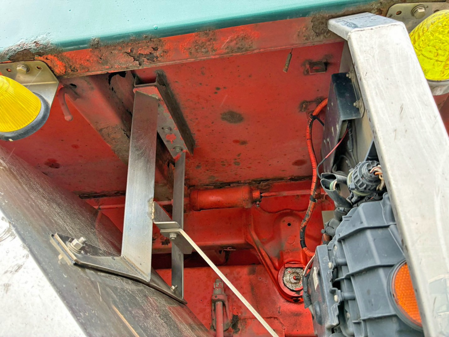 シャーシとネタの状態です。(縦ネタ・横ネタは鉄製です)|UDトラックス クオン 2PG-CW5ALの写真6