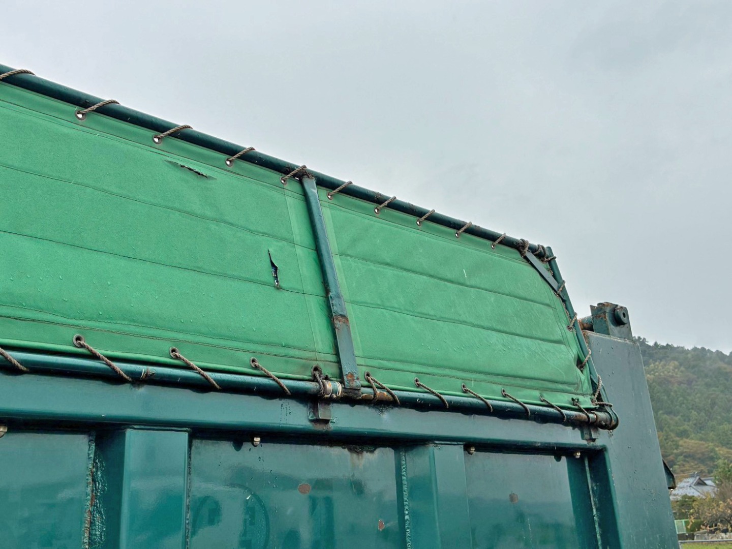 助手席側コボレーンシートに破れがあります。|UDトラックス クオン 2PG-CW5ALの写真31