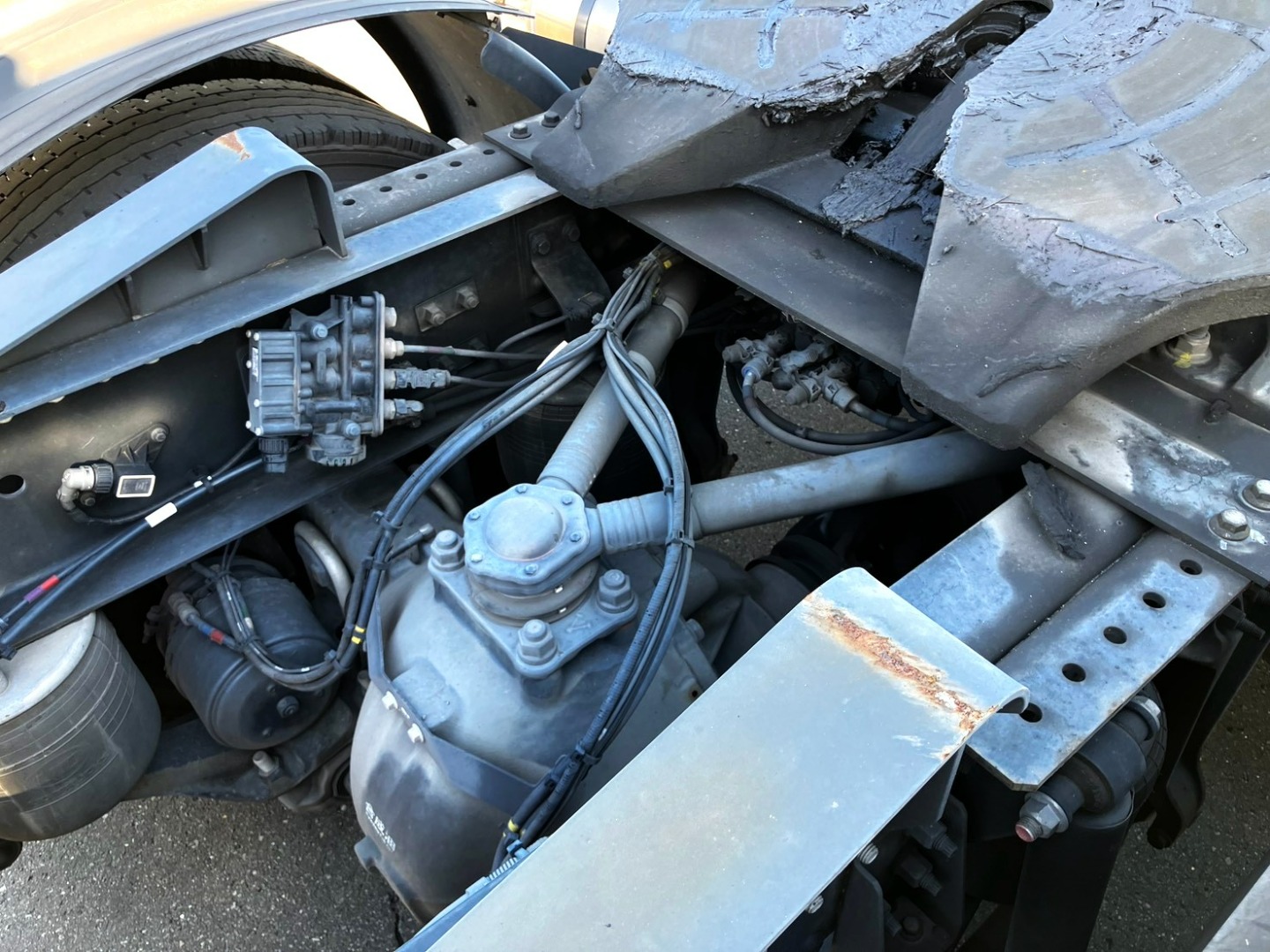 カプラガイドにサビがあります。|UDトラックス クオン 2RG-GK5DADの写真28