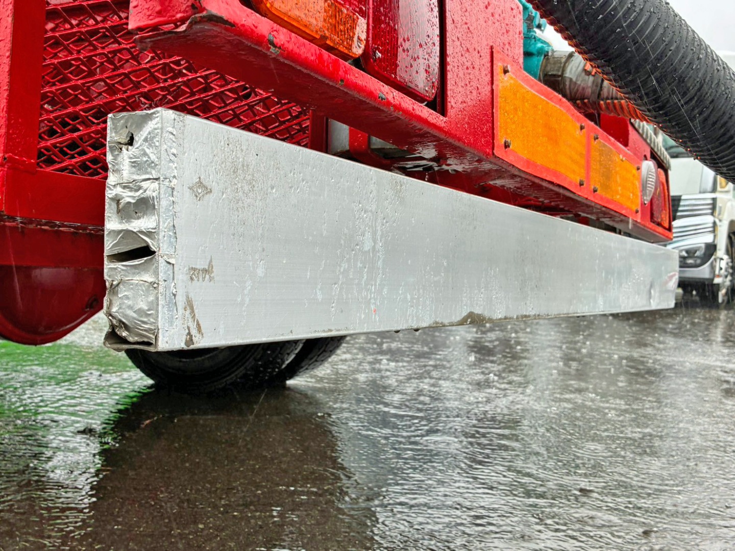 リヤバンパー助手席側カバー欠品しています。|日野 レンジャー BDG-FC6JCWA(2WD)の写真17
